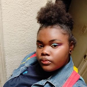 Meet your Posher, Shakia